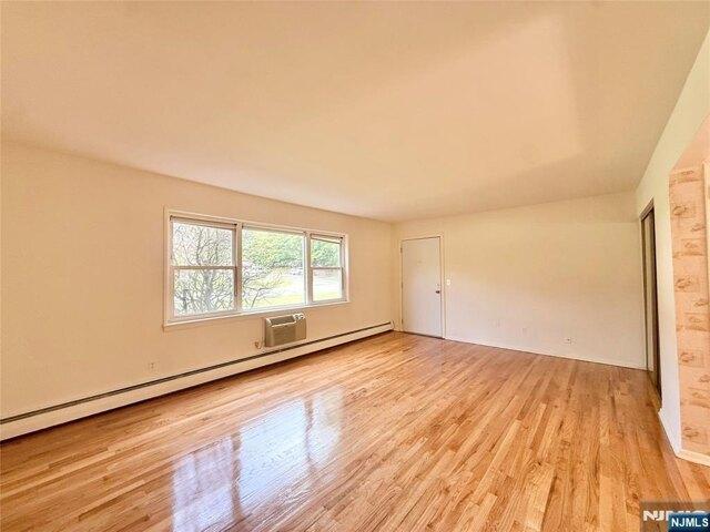 Condo for sale in Ridgemount Gardens, Montvale