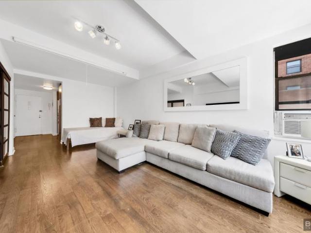 Condo for sale in Arverne, New York