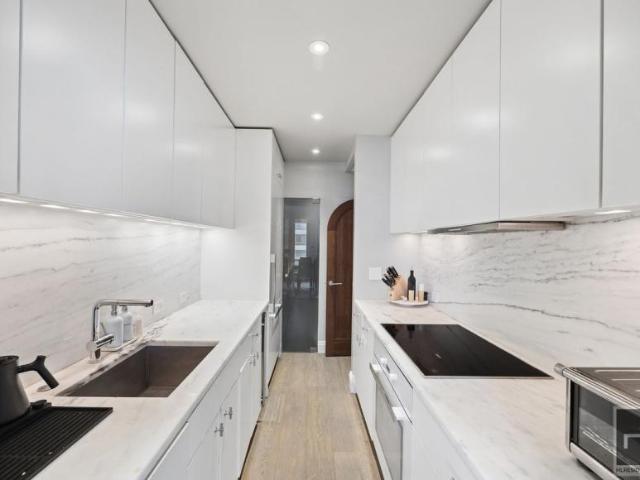 Condo for sale in Arverne, New York