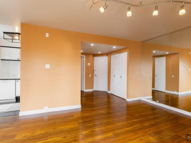 Condo for sale in Manhattan Community Board 5, New York