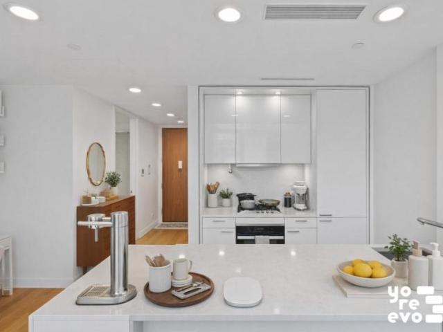 Condo for sale in Manhattan Community Board 8, New York