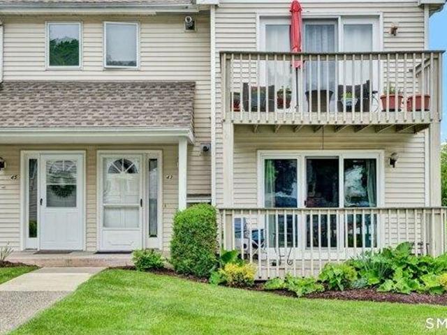 Condo for sale in Newington, Connecticut