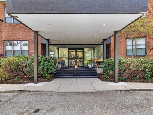 Condo for sale in Auburndale, Massachusetts