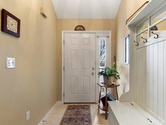 Condo for sale in Newtown, Connecticut