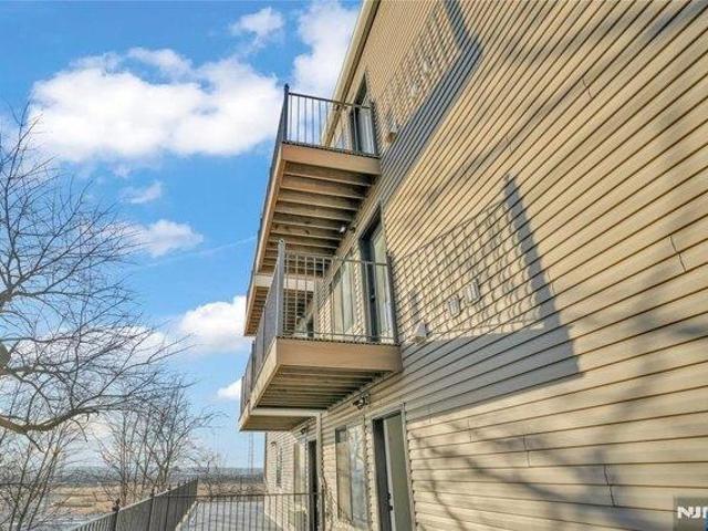 Condo for sale in Hudson, New Jersey