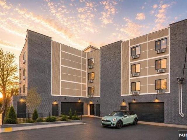 Condo for sale in Hudson, New Jersey