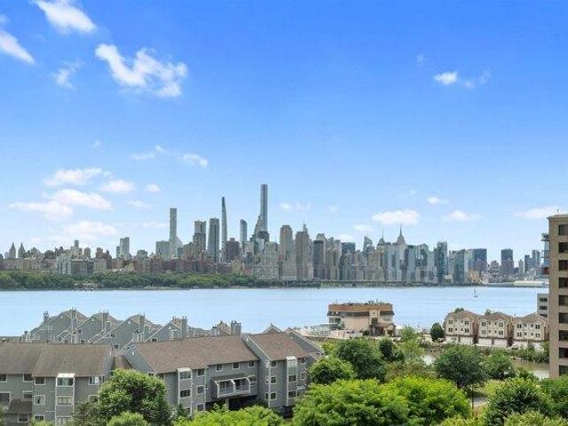 Condo for sale in Hudson, New Jersey