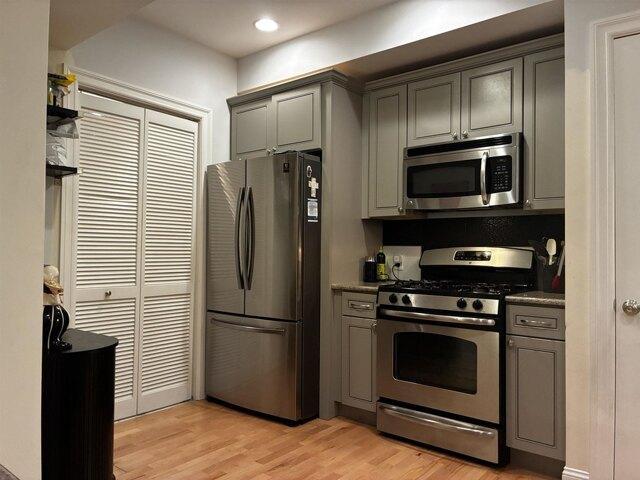 Condo for sale in Hudson, New Jersey
