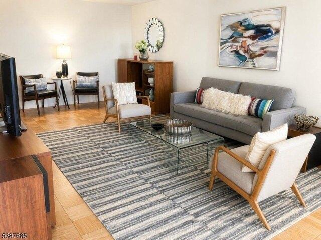 Condo for sale in Hudson Heights, North Bergen