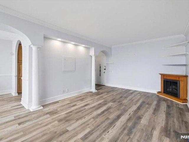 Condo for sale in Hudson Heights, North Bergen