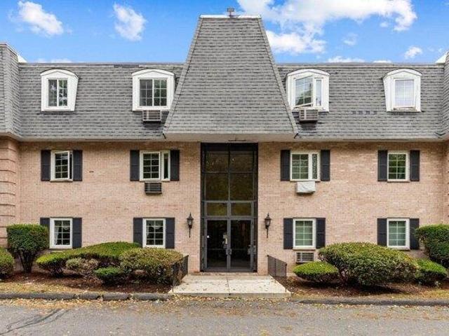 Condo for sale in Proctor, Peabody