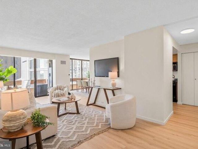 Condo for sale in Philadelphia, Pennsylvania