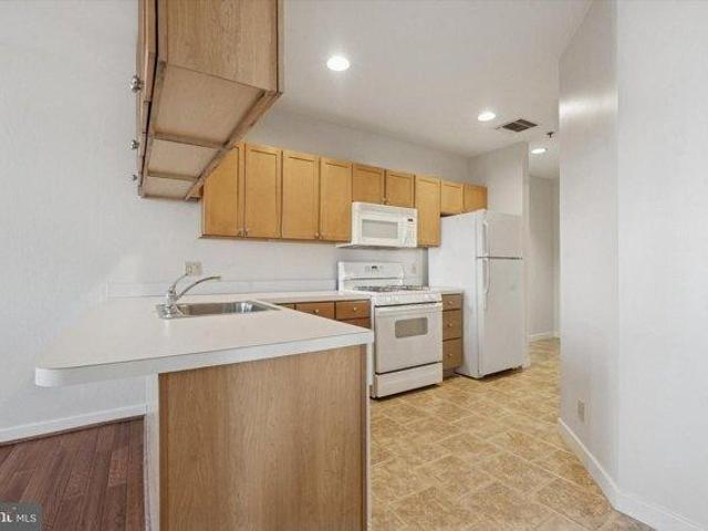 Condo for sale in Philadelphia, Pennsylvania