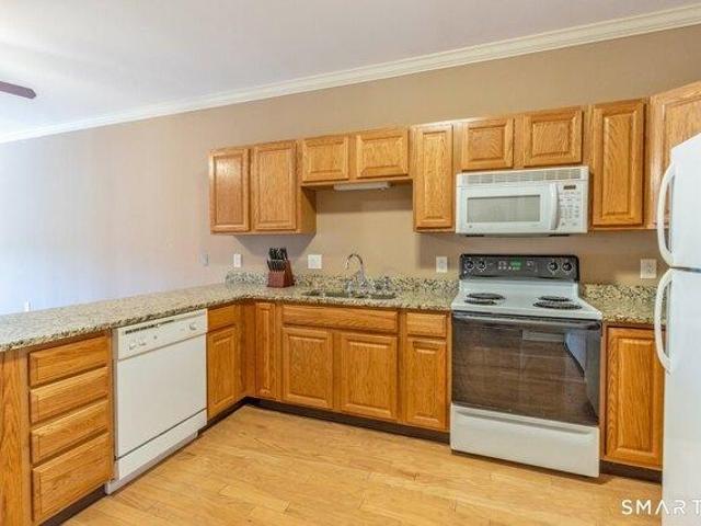 Condo for sale in Portland, Connecticut