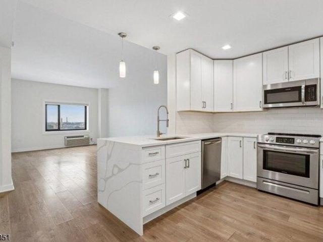 Condo for sale in Rahway, Union County