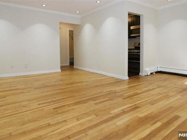 Condo for sale in Ramsey, New Jersey