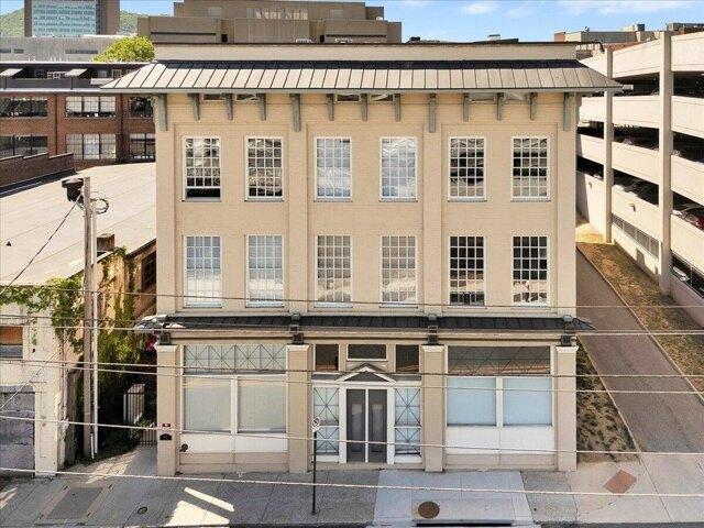 Condo for sale in Roanoke