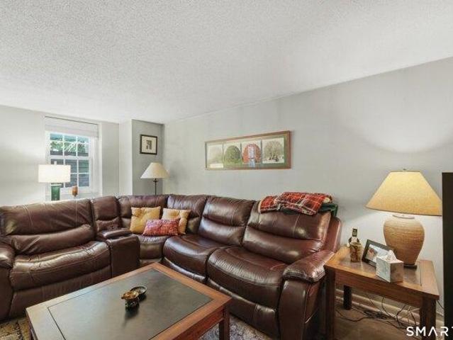 Condo for sale in Simsbury, Connecticut