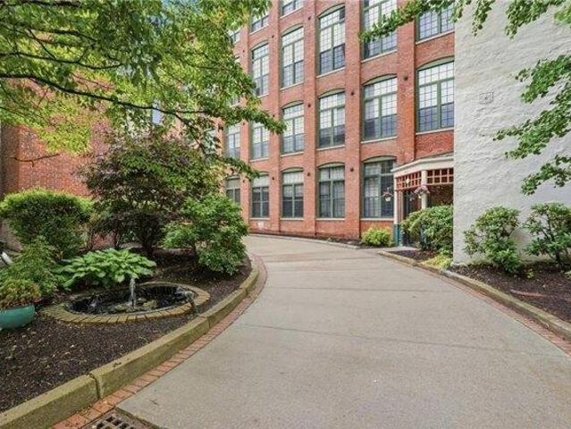 Condo for sale in Smithfield, Rhode Island