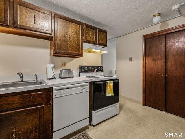 Condo for sale in South Windsor, Connecticut
