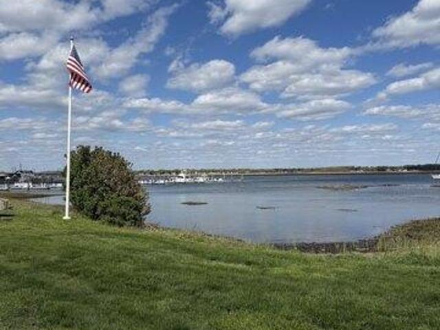 Condo for sale in Stratford, Connecticut