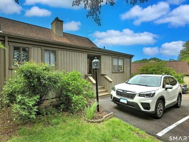 Condo for sale in Stratford, Connecticut