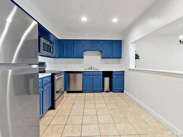 Condo for sale in Stratford, Connecticut