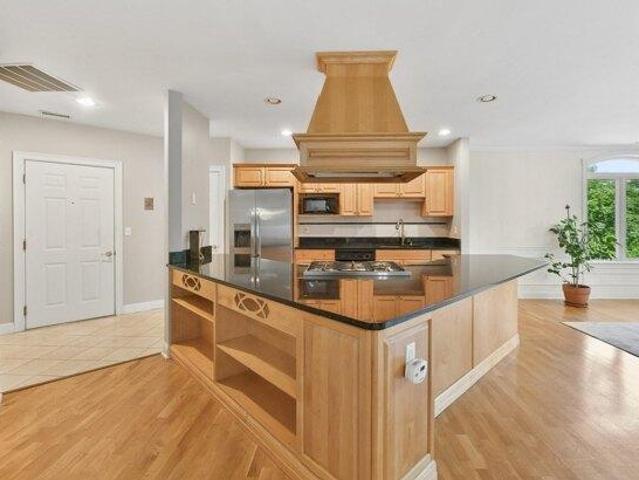 Condo for sale in Sudbury, Middlesex County
