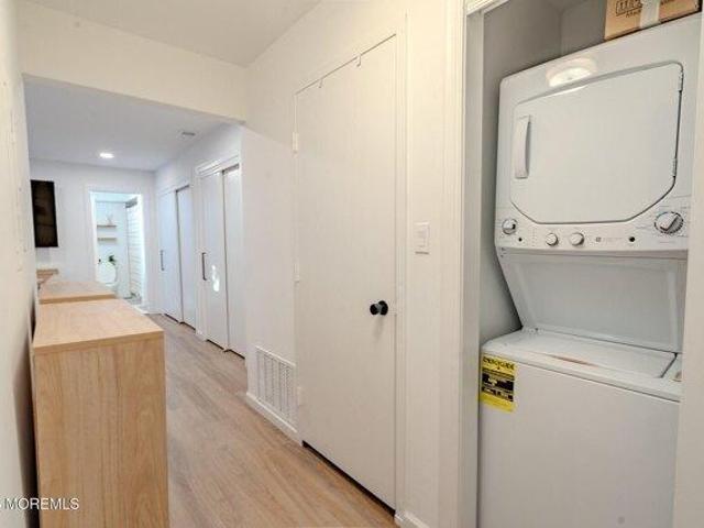 Condo for sale in Hyde Park, Tinton Falls