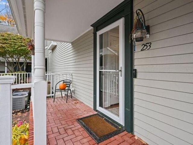 Condo for sale in Trumbull, Connecticut
