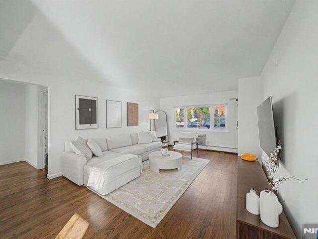 Condo for sale in Wedgewood Gardens, Verona