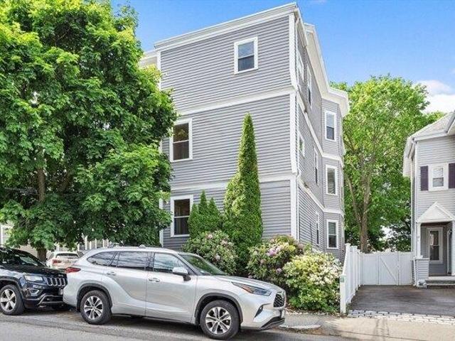 Condo for sale in Waltham, Massachusetts