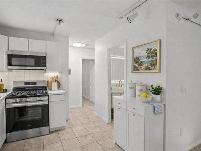 Condo for sale in Warwick, Rhode Island