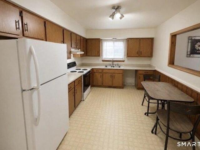Condo for sale in Waterbury, Connecticut