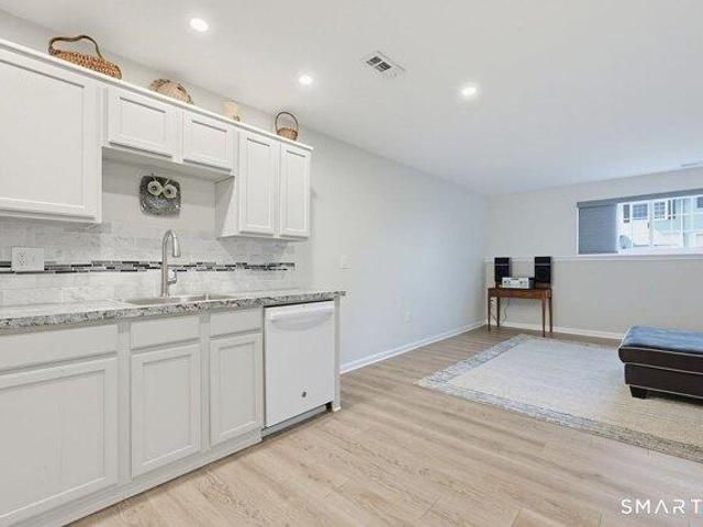 Condo for sale in Waterford, Connecticut