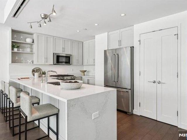 Condo for sale in Hudson, New Jersey