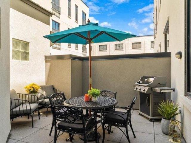 Condo for sale in Hudson, New Jersey