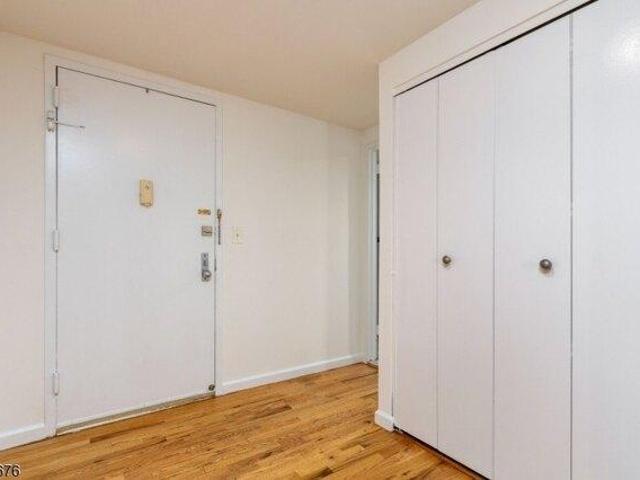Condo for sale in Weehawken, Hudson County