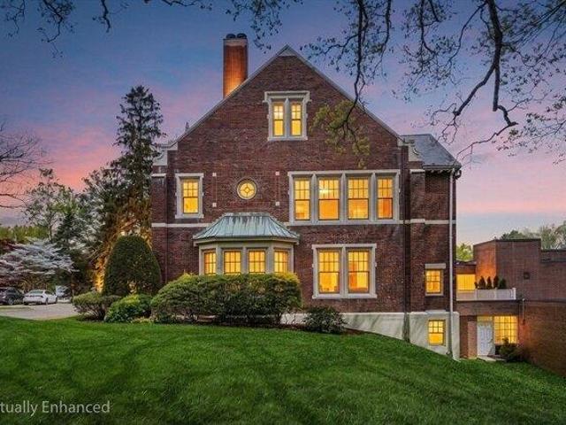 Condo for sale in Wellesley, Massachusetts
