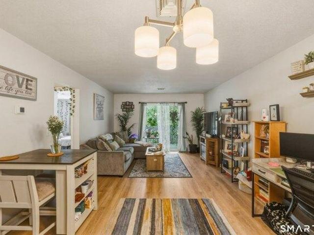 Condo for sale in Windsor Locks, Connecticut