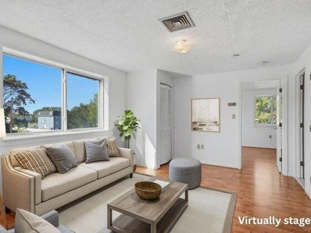 Condo for sale in Woburn Highlands, Woburn