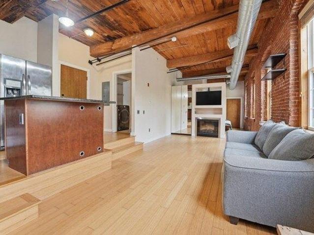 Condo for sale in Worcester, Massachusetts