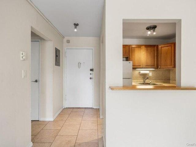 Condo for sale in Glenwood, New York