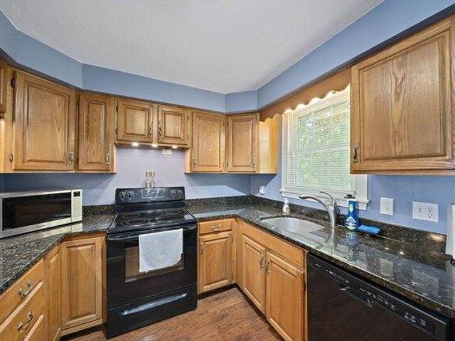 Condo for sale in Abington, Massachusetts