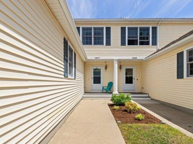Condo for sale in Abington, Massachusetts