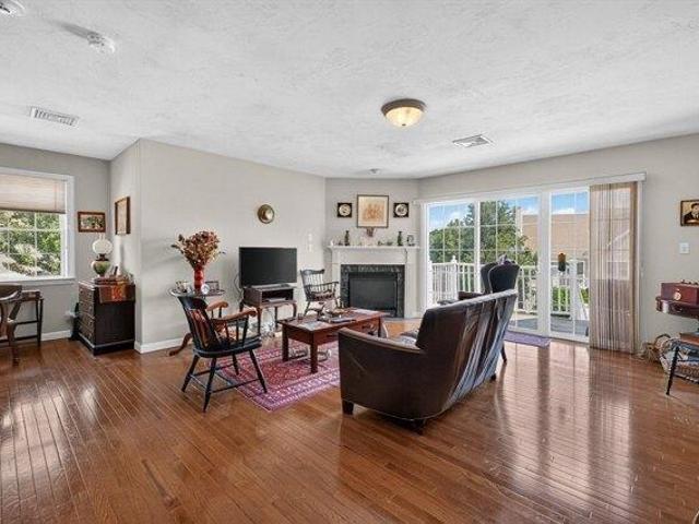 Condo for sale in Abington, Massachusetts