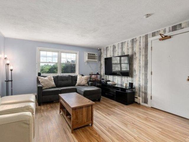 Condo for sale in Acton, Middlesex County