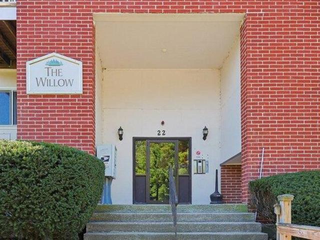 Condo for sale in Wood's Edge Condominiums, Attleboro