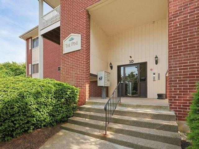 Condo for sale in Wood's Edge Condominiums, Attleboro