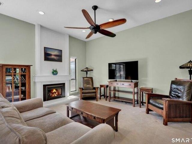 Condo for sale in Avon, Connecticut